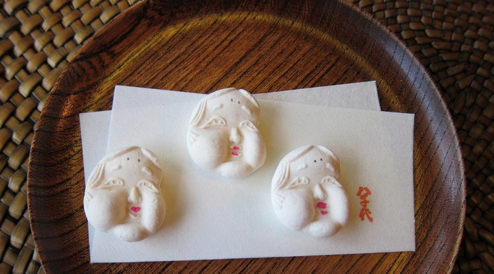 Хигаси — сухие японские сладости