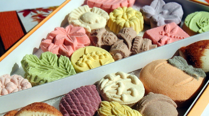 Хигаси — сухие японские сладости