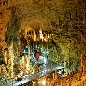 Пещера Гёкусэндо